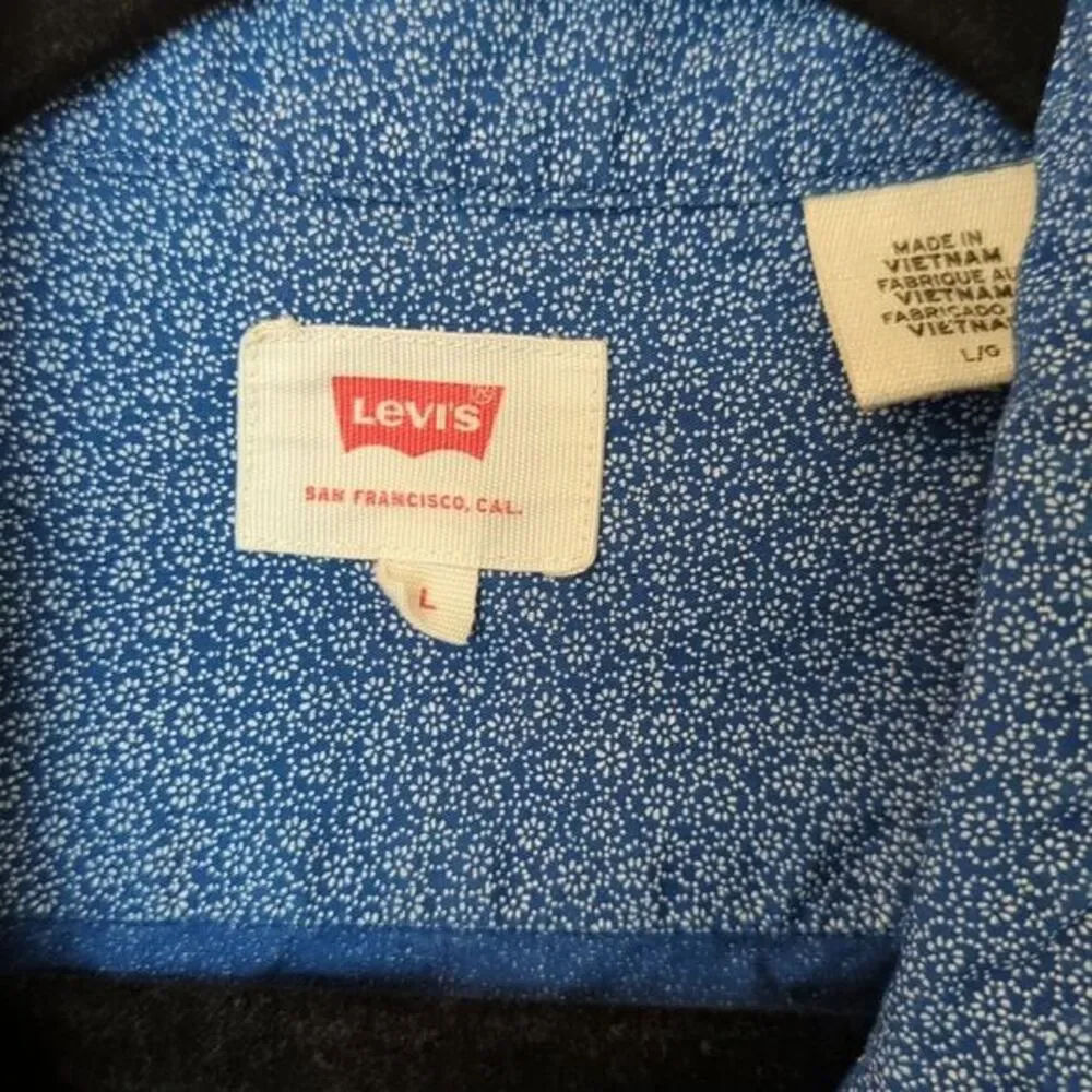Levi's Blue Patterned Short Sleeve Button-Up Shirt Casual Summer Wear‎